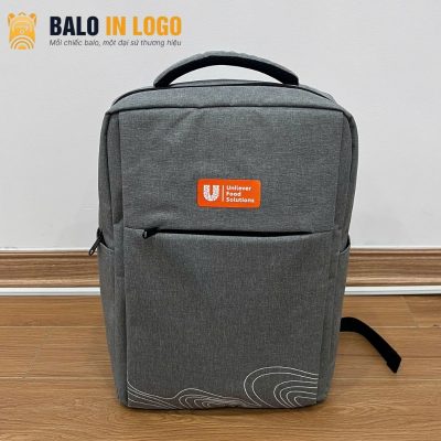 balo-dung-laptop-qua-tang-in-logo-vai-900pu-mau-xam-chong-xoc-lt-02