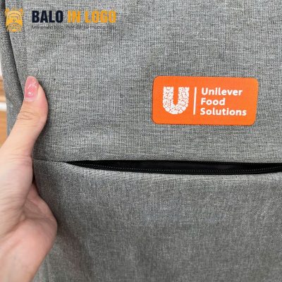 balo-dung-laptop-qua-tang-in-logo-vai-900pu-mau-xam-chong-xoc-lt-02
