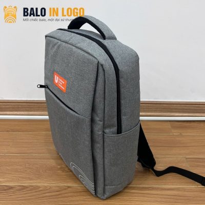balo-dung-laptop-qua-tang-in-logo-vai-900pu-mau-xam-chong-xoc-lt-02
