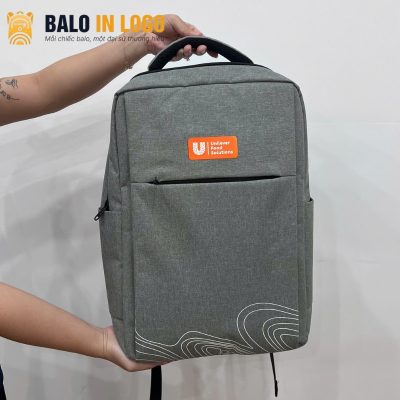 balo-dung-laptop-qua-tang-in-logo-vai-900pu-mau-xam-chong-xoc-lt-02