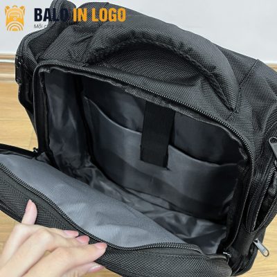 balo-dung-laptop-theu-logo-qua-tang-dang-hop-vai-900pu-mau-den-lt-03