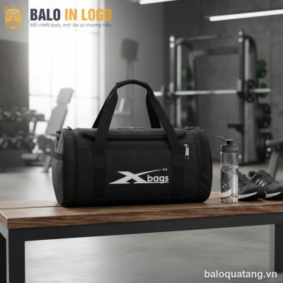 Túi du lịch thể thao quà tặng in logo vải dù màu đen DL-04